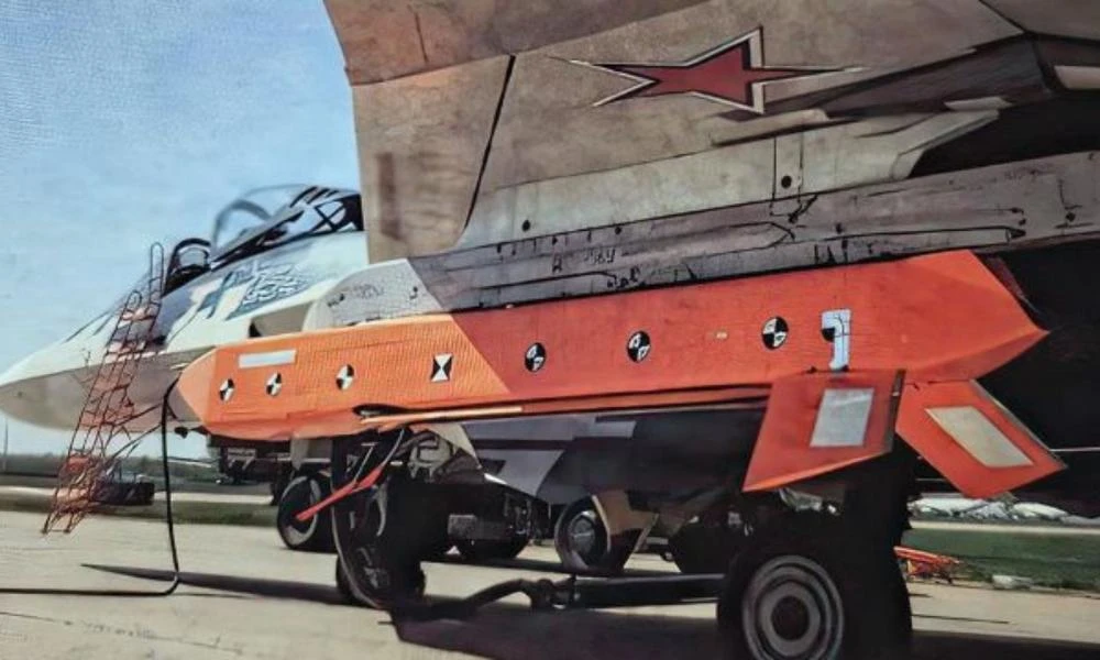 Η Μόσχα πρόλαβε τη Δύση! Αποκαλύφθηκε επαναστατικό αυτόνομο drone που θα εκτοξεύεται από το stealth Su-57